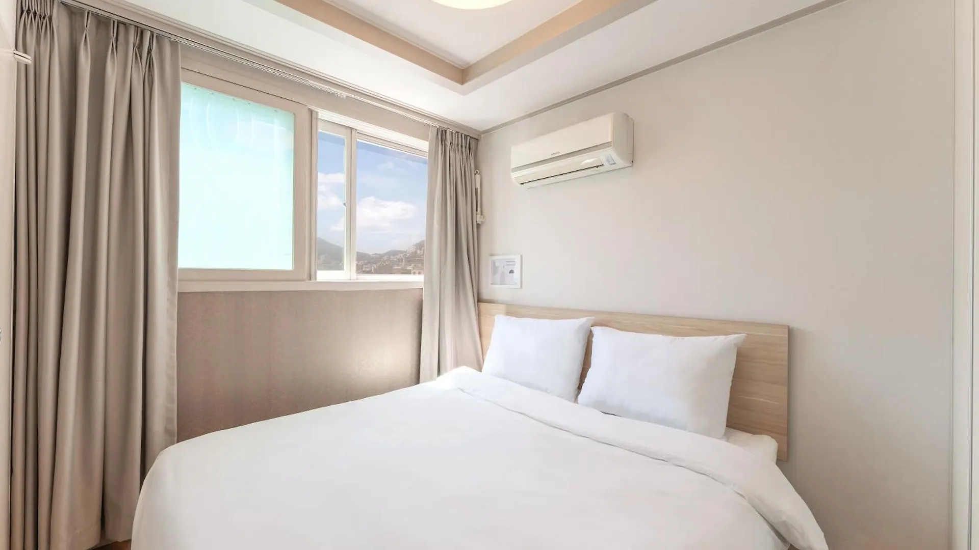 Staywell Hotel Busan 2*,  South Korea
